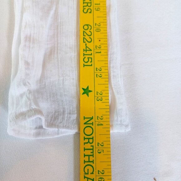 Vintage-Inspired White Long-Sleeve Button-Up Blouse With Crochet Lace Hem & Roll - Picture 9 of 10